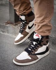 Air Jordan 1 Retro High x TRAVIS SCOTT - Image 2