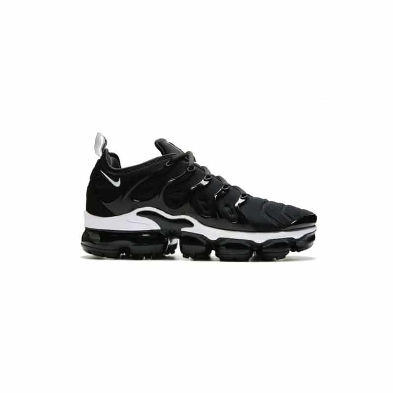 Nike Air Vapormax Plus Negras Blancas