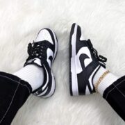 Nike dunk low retro white black panda - Imagen 4