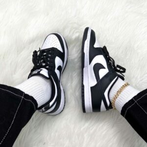 Nike dunk low retro white black panda - Imagen 4