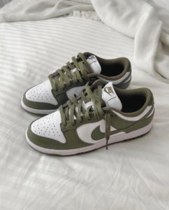 Nike Sb Dunk Low Olive - Image 2