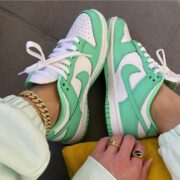 Nike Dunk Low Green Glow (W) - Afbeelding 3