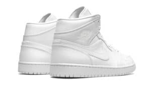 baskets-air-jordan-1-mid-triple-white-pour-homme-et-femme-disponible-sur-kikikickz-503065_800x