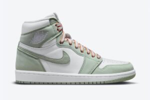 Wmns Air Jordan 1 Retro High OG ‘Seafoam’