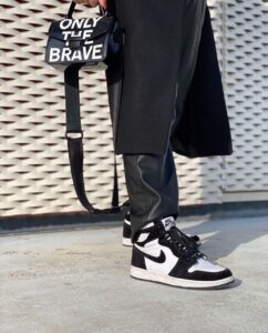 Air Jordan 1 Retro High OG Panda - Imagen 5