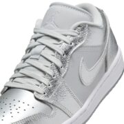Jordan 1 Low Metallic Silver (Womens) - Imagen 4