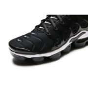 Nike Air Vapormax Plus Negras Blancas – Bild 4