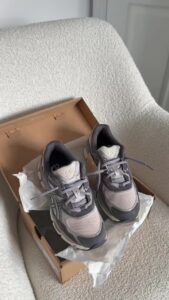 ASICS Gel-NYC Oatmeal Obsidian Grey video