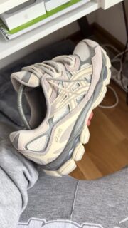 ASICS Gel-NYC White Oyster Grey video