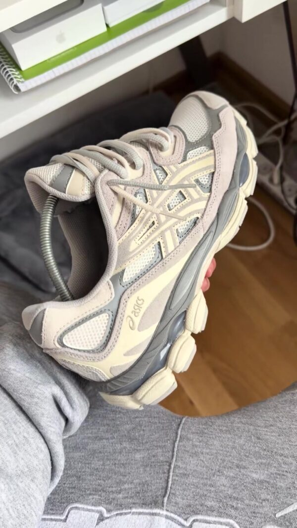ASICS Gel-NYC White Oyster Grey video