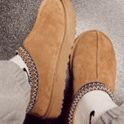 UGG Tasman Slipper Chestnut - Imagen 2
