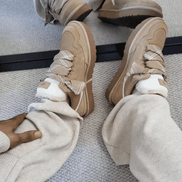 Alternative view of UGG Lowmel Sand