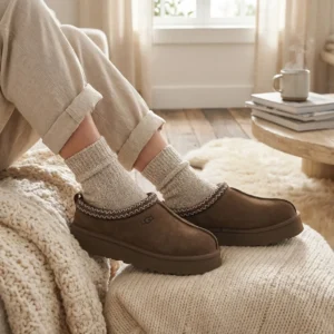 UGG TAZZ SLIPPER HICKORY - Imagen 2