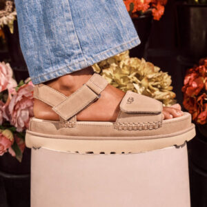 UGG Goldenstar Sandal Driftwood - Imagen 6