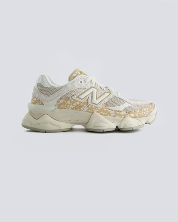 New Balance 9060 Beige Brown
