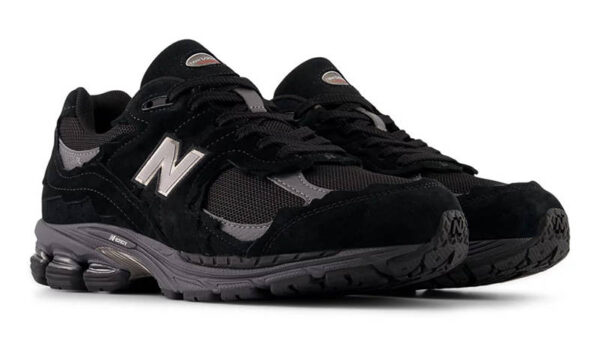 New Balance 2002R Gore-Tex Protection Pack Black