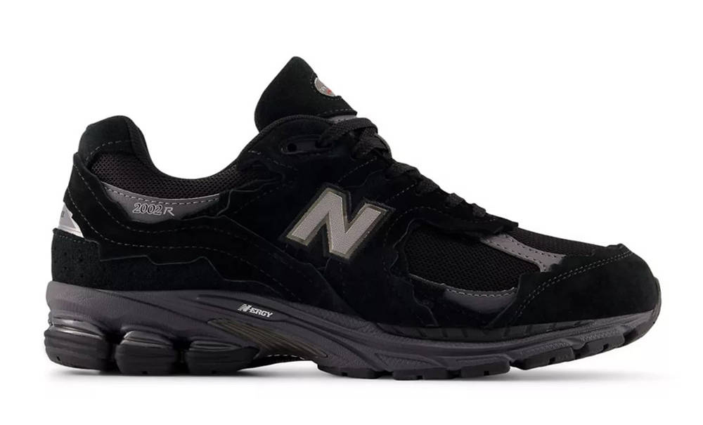 New Balance 2002R Gore-Tex Protection Pack Black