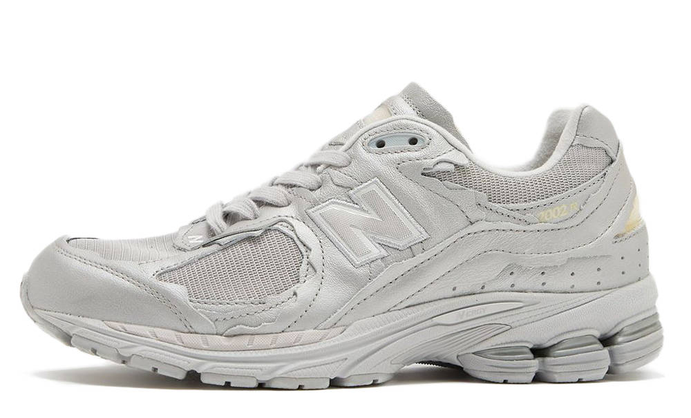 size? x New Balance 2002R Refined Future Silver image 1 size? x New Balance 2002R Refined Future Silver