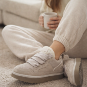 UGG Lowmel Pumice - Imagen 2